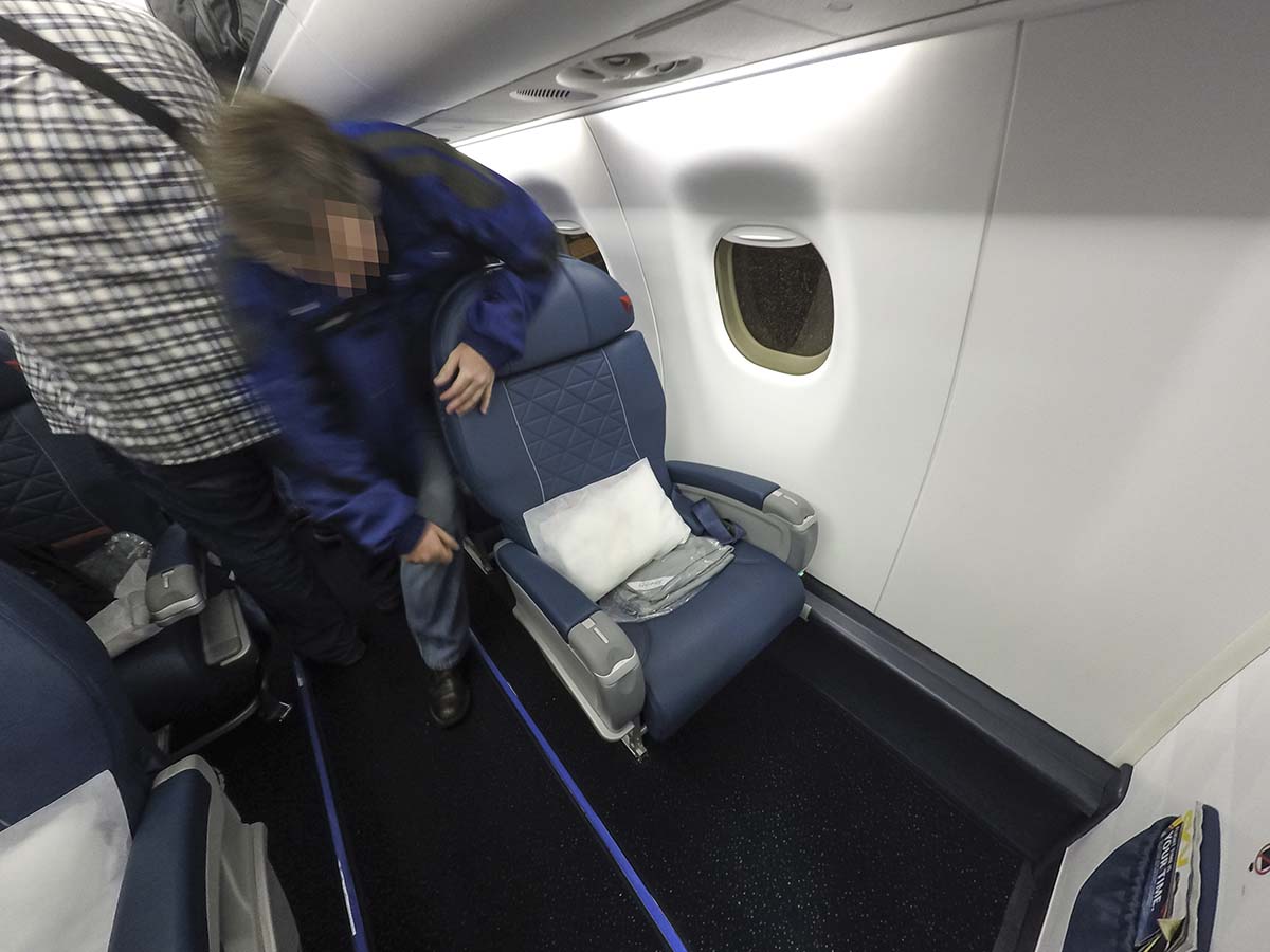 Delta Connection Embraer 175 first class seat 1A