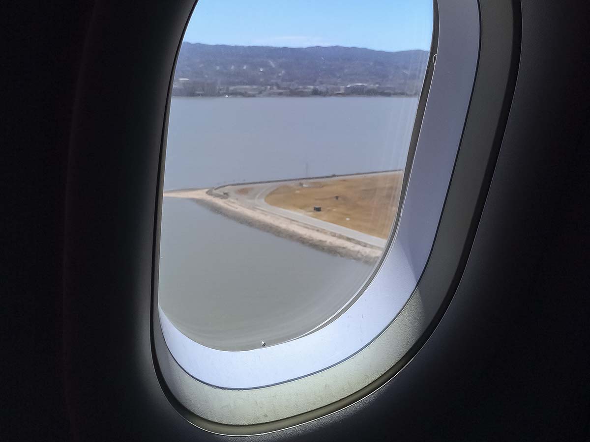 Short final for runway 28R SFO