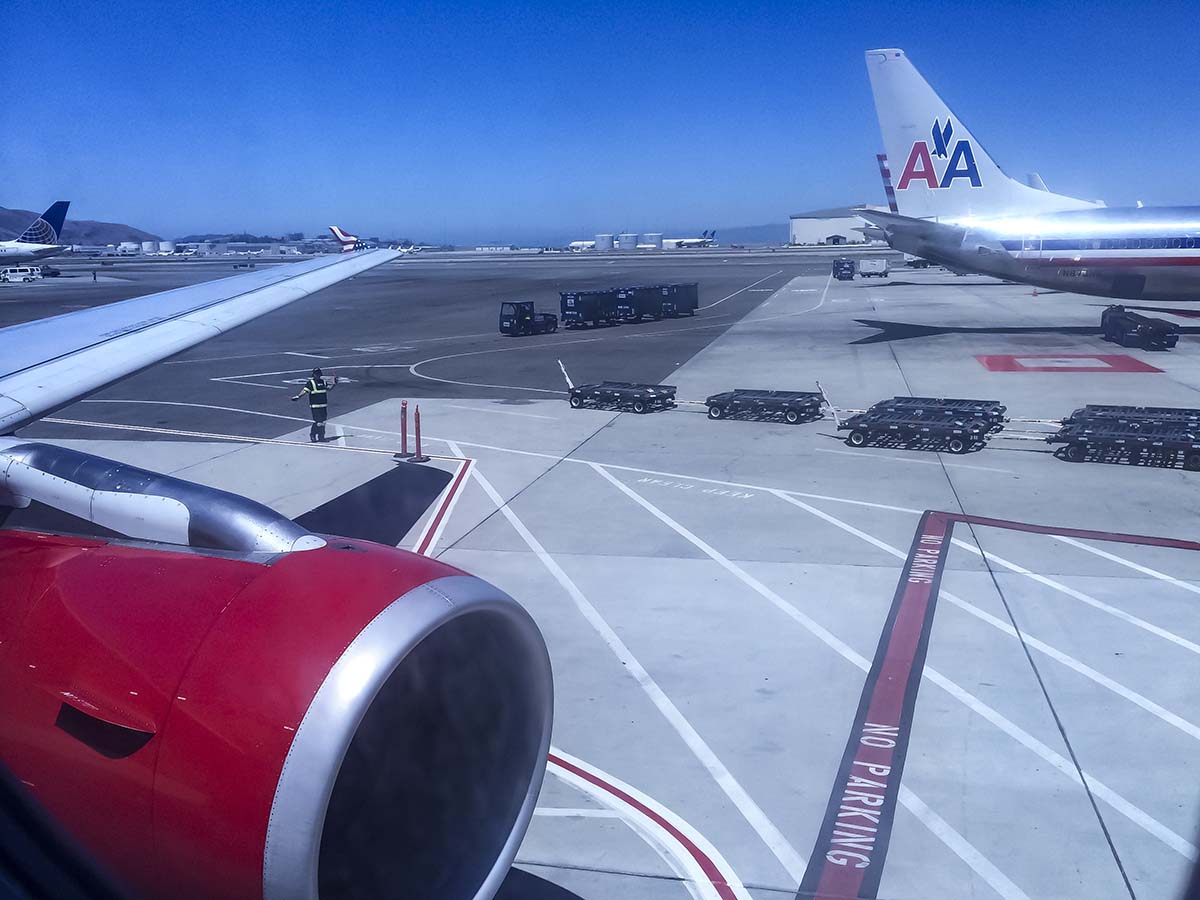 Virgin America A319 pulling up to terminal 2 at SFO