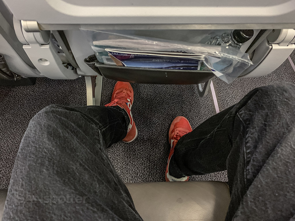 Icelandair 767-300 economy legroom