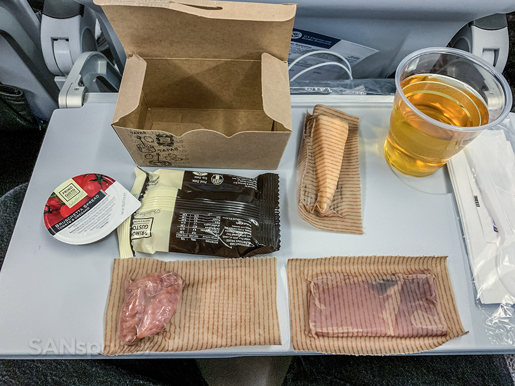 Icelandair economy class food in 2018
