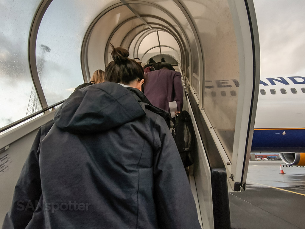 Boarding an Icelandair 767-300 through the forward boarding door via stairs Keflavík airport 2018