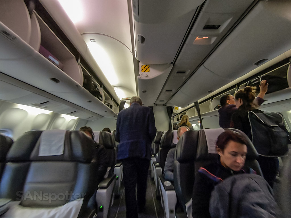 Icelandair 767-300 business class cabin 2018