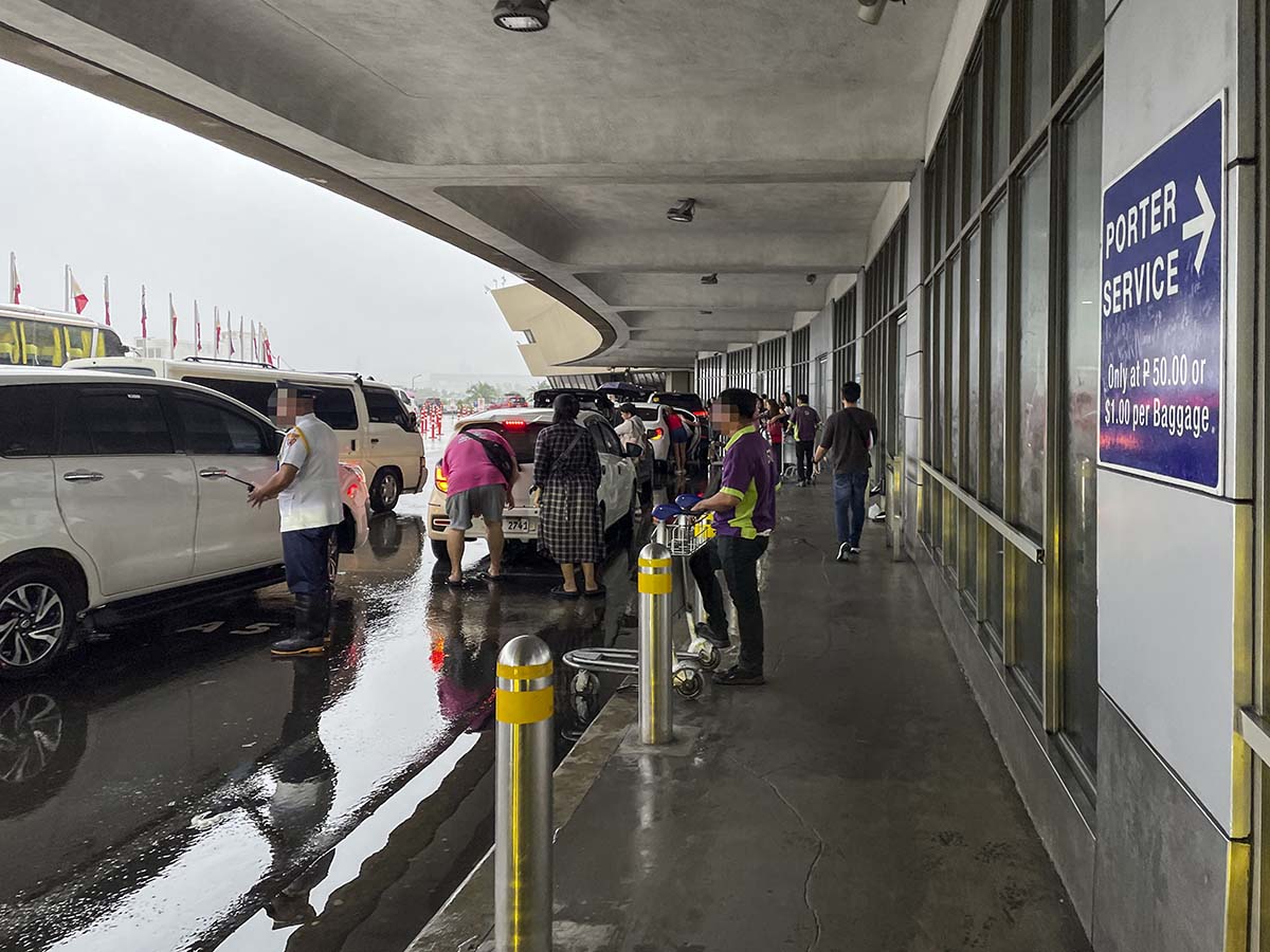 Curbside terminal 1 manila airport