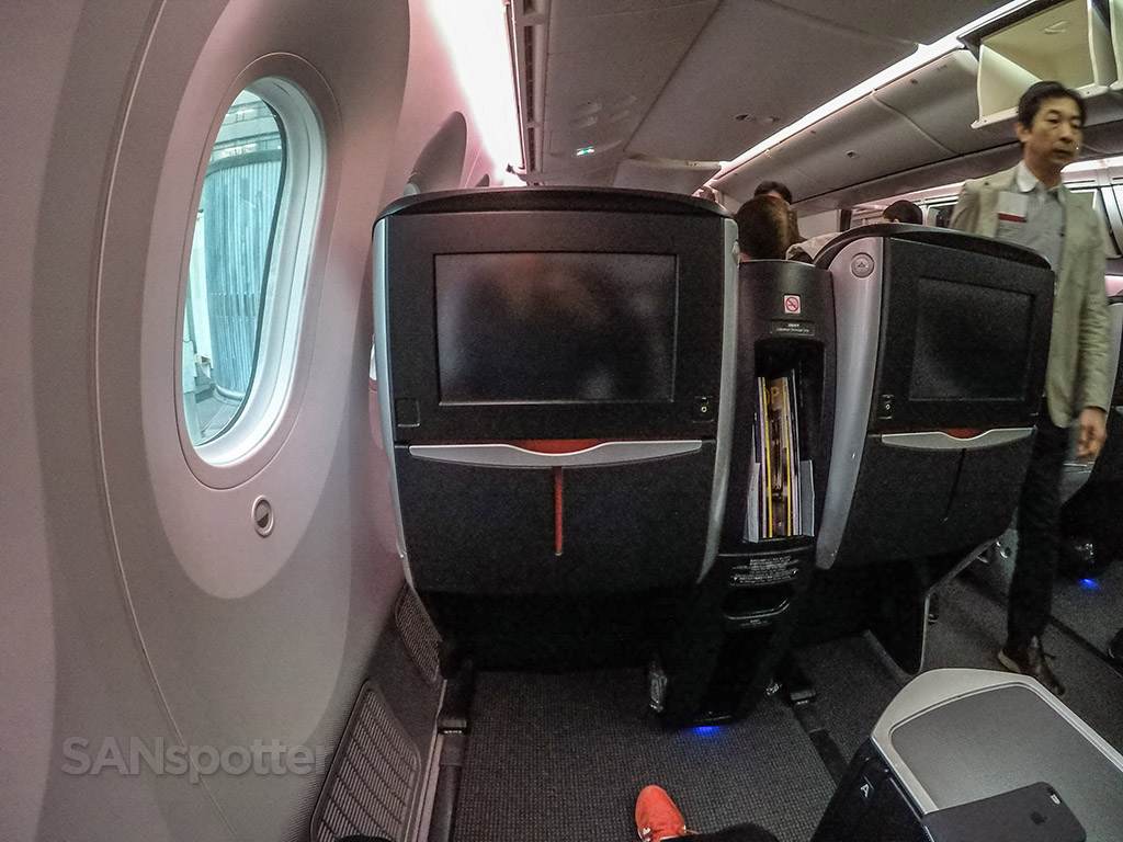 Japan Airlines 787-8 Shell Flat Neo business class video screens