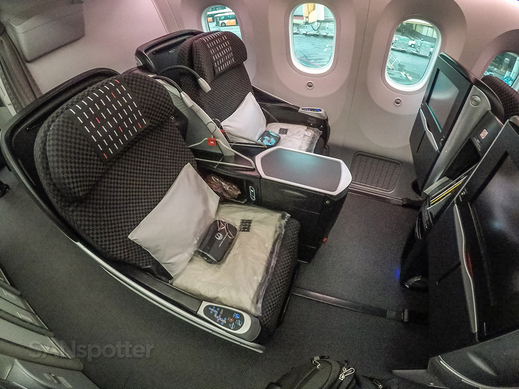 Japan Airlines 787-8 Shell Flat Neo business class window seats row 3