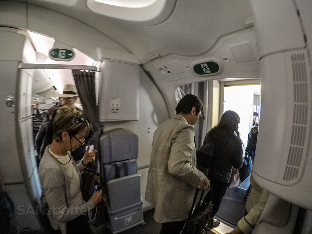 Exiting through the forward boarding door Japan Airlines 787-8 2018